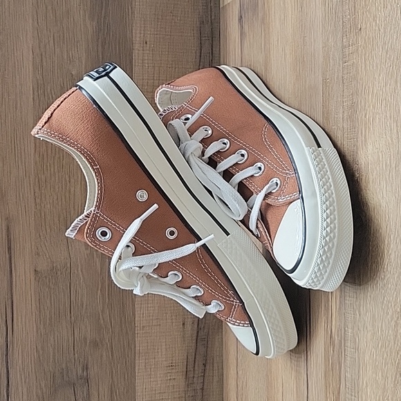 Converse shoes Brand new. - Picture 2 of 12